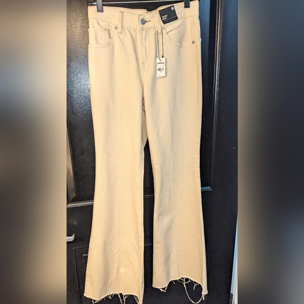 Express 0R Mid-Rise Flare Jeans Creme